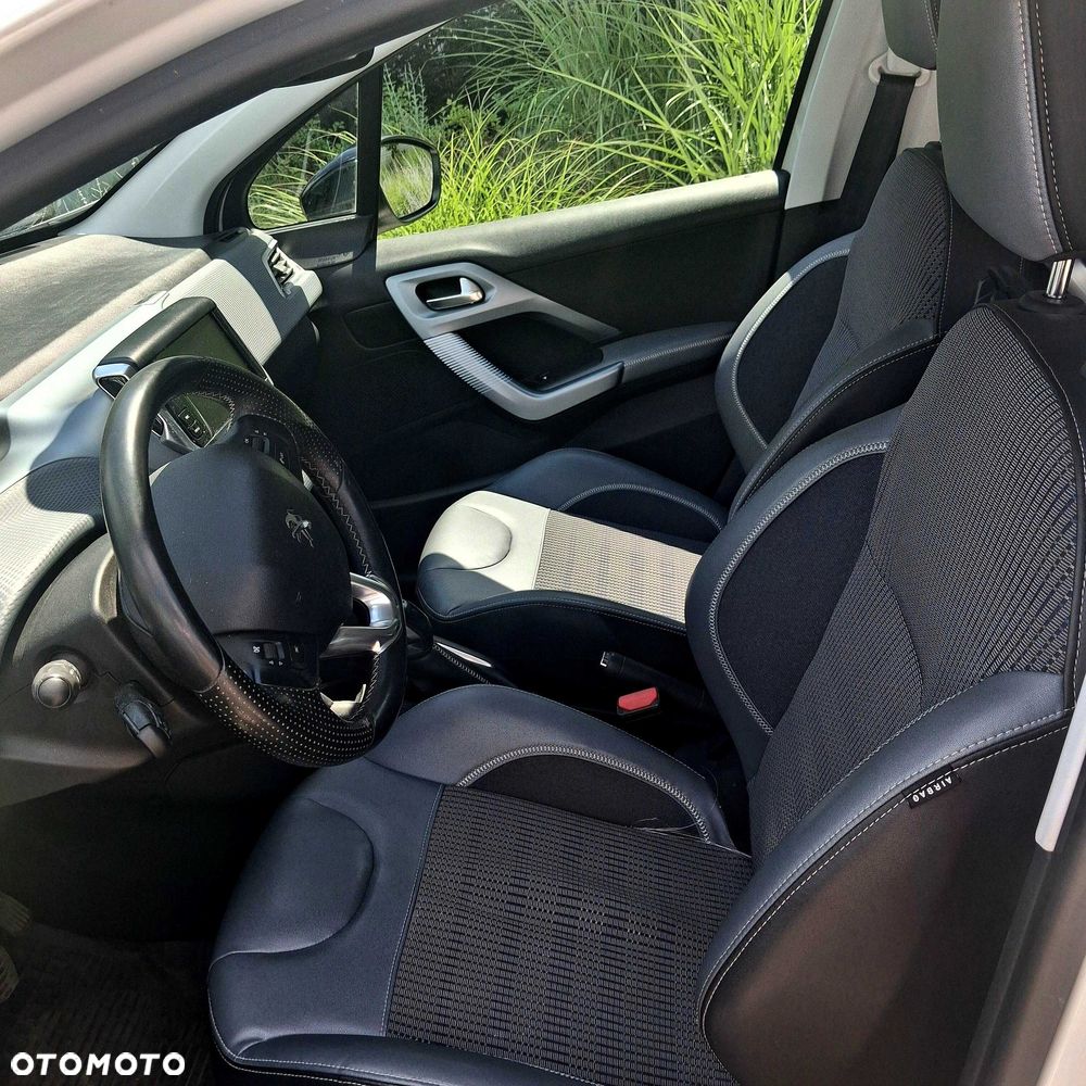 Peugeot 208 - 7