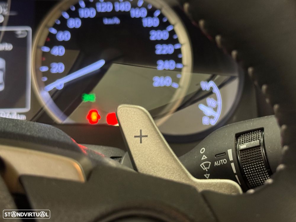 Lexus IS 300H Pack Executive+ - 19