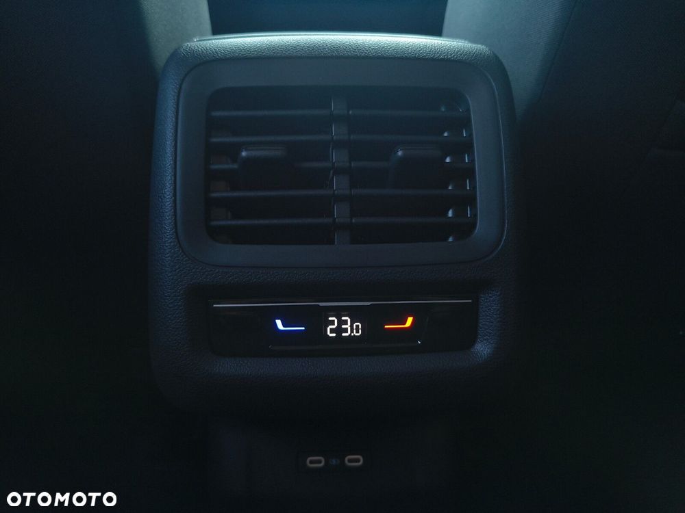 Volkswagen T-Roc 1.5 eTSI Life DSG - 16