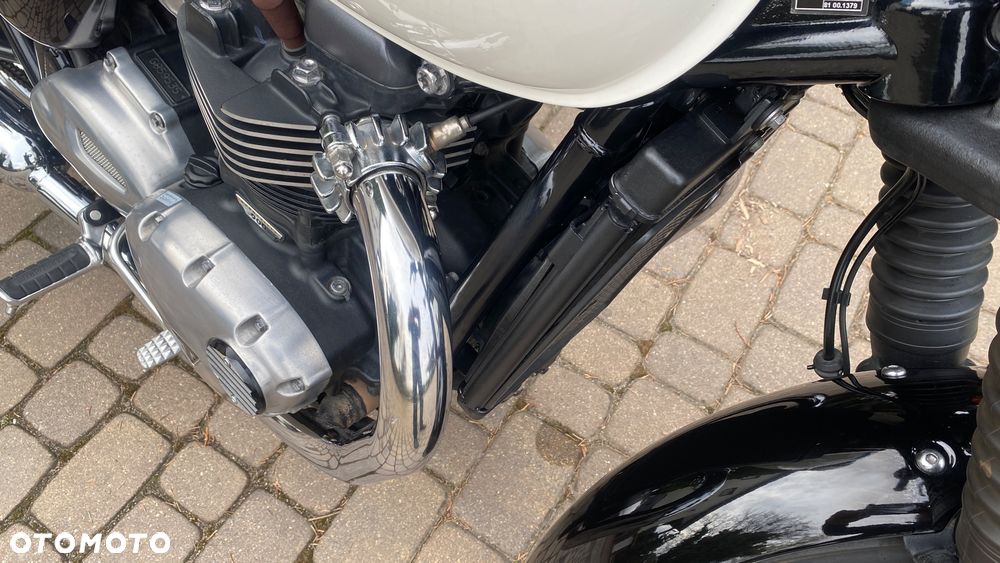 Triumph Bonneville - 7