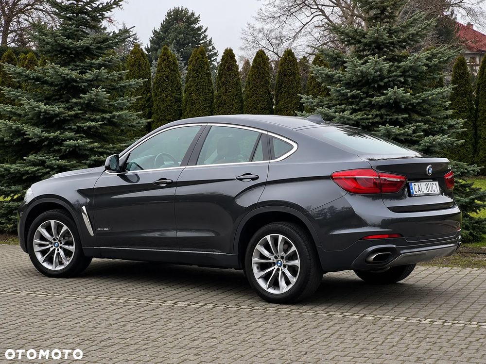 BMW X6 xDrive50i - 11
