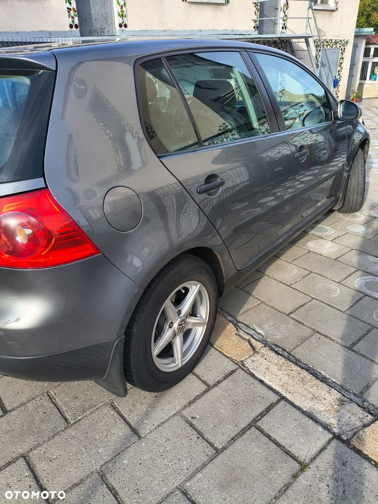 Volkswagen Golf 1.4 FSI Comfortline - 4