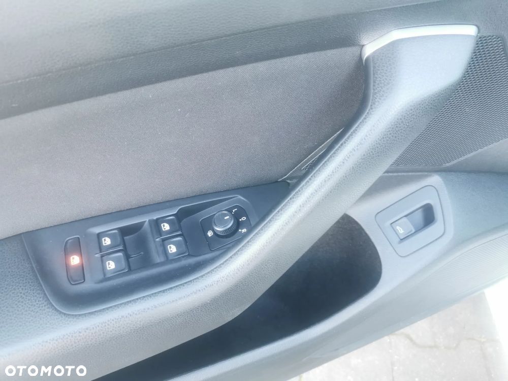 Volkswagen Passat 2.0 TDI SCR DSG Highline - 19