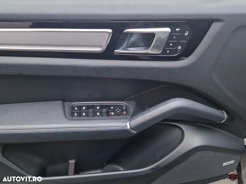 Porsche Cayenne S Tiptronic S Platinum Edition - 15