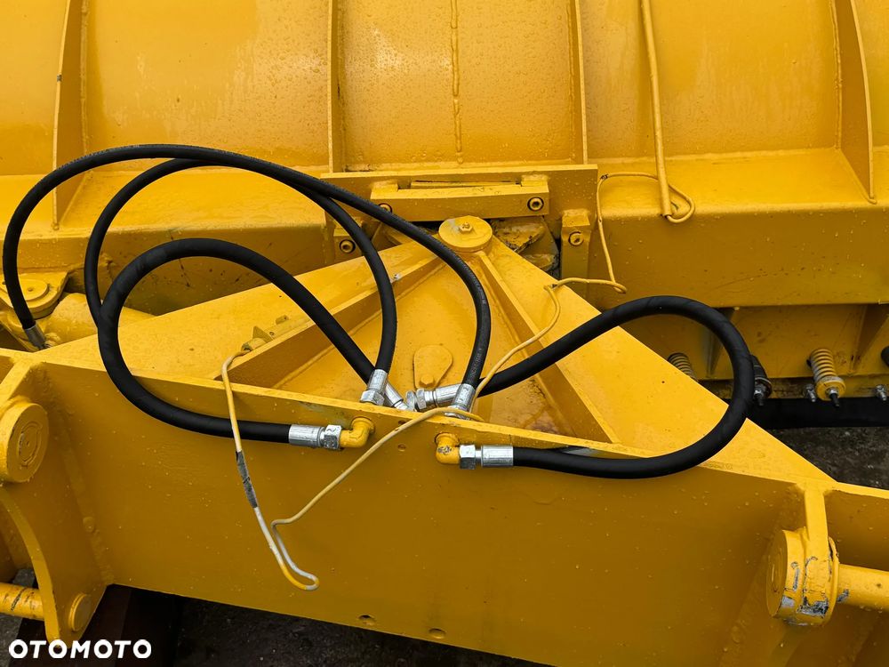 Caterpillar - 5
