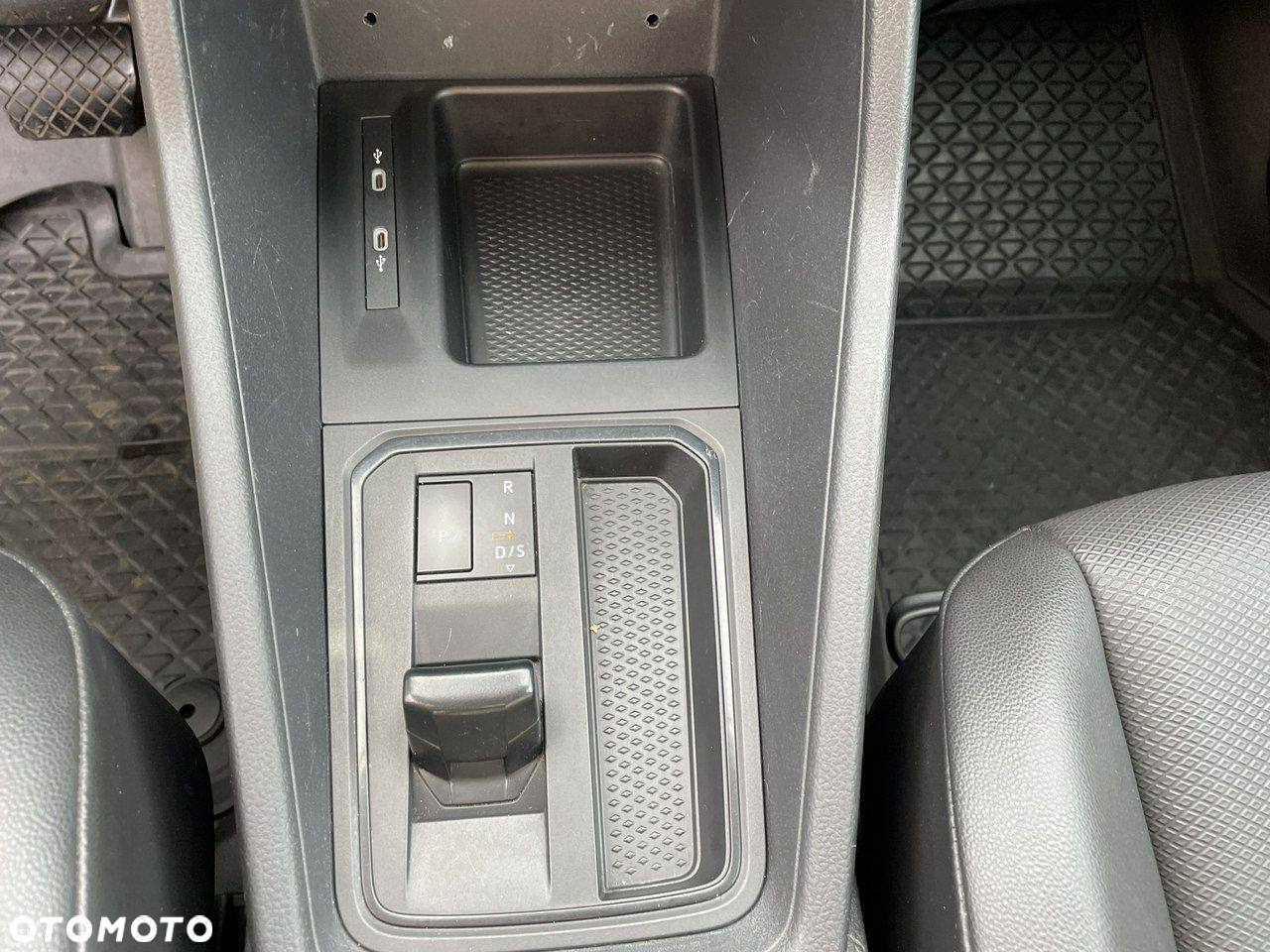 Volkswagen Caddy 2.0 TDI BMT (7-Si.) DSG Edition Maxi - 23