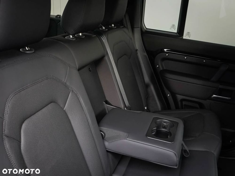 Land Rover Defender 3.0 D250 mHEV X-Dynamic SE - 27