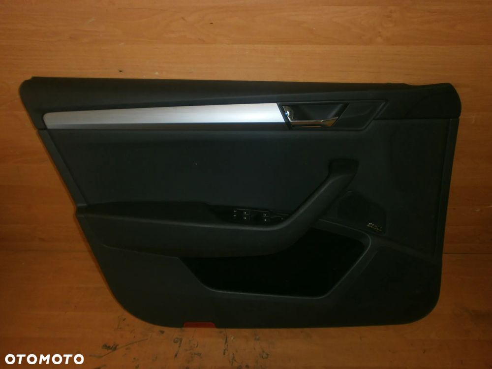 BOCZEK TAPICERKA SKODA SUPERB III KOMBI - 2