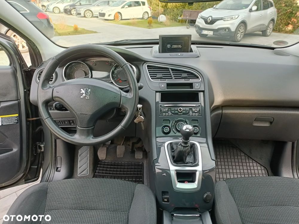 Peugeot 5008 - 26