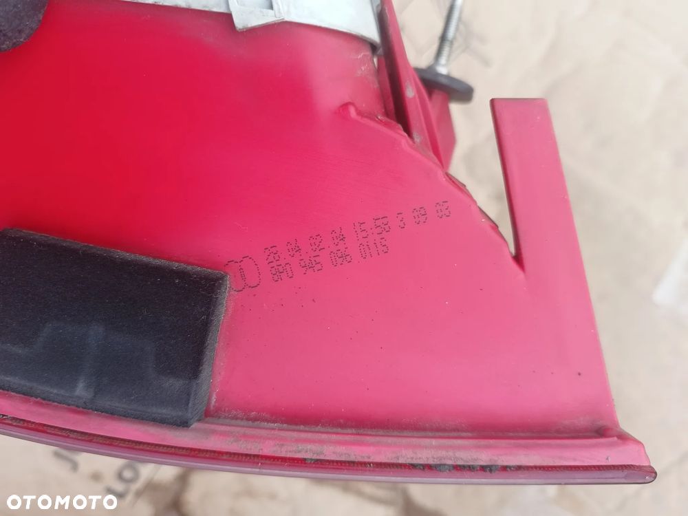 LAMPA TYLNA PRAWA AUDI A3  8P0 03-08 8P0945096 - 5