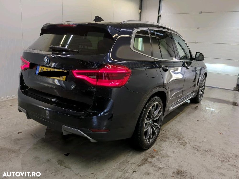 BMW iX3 Impressive - 4