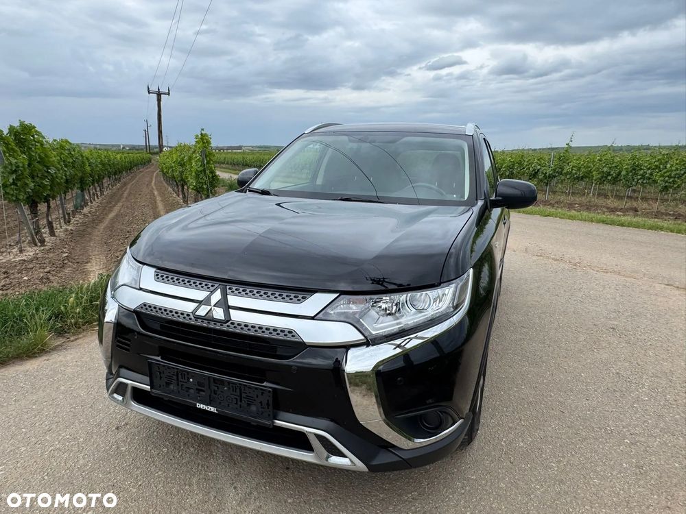 Mitsubishi Outlander 2.0 2WD Invite - 8