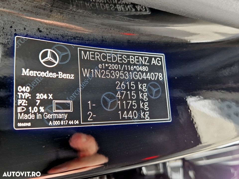 Mercedes-Benz GLC 300 e 4MATIC - 25