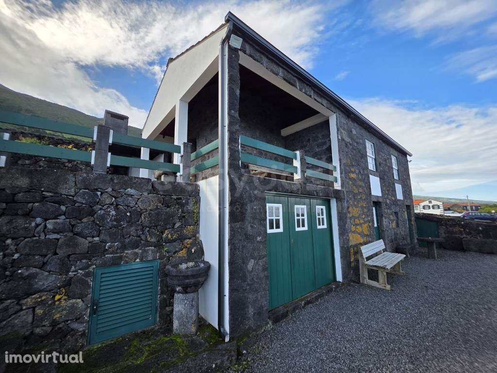 Duas Moradias T2 com Vista Mar e Potencial Turístico - Santo Amaro,... - Grande imagem: 5/40