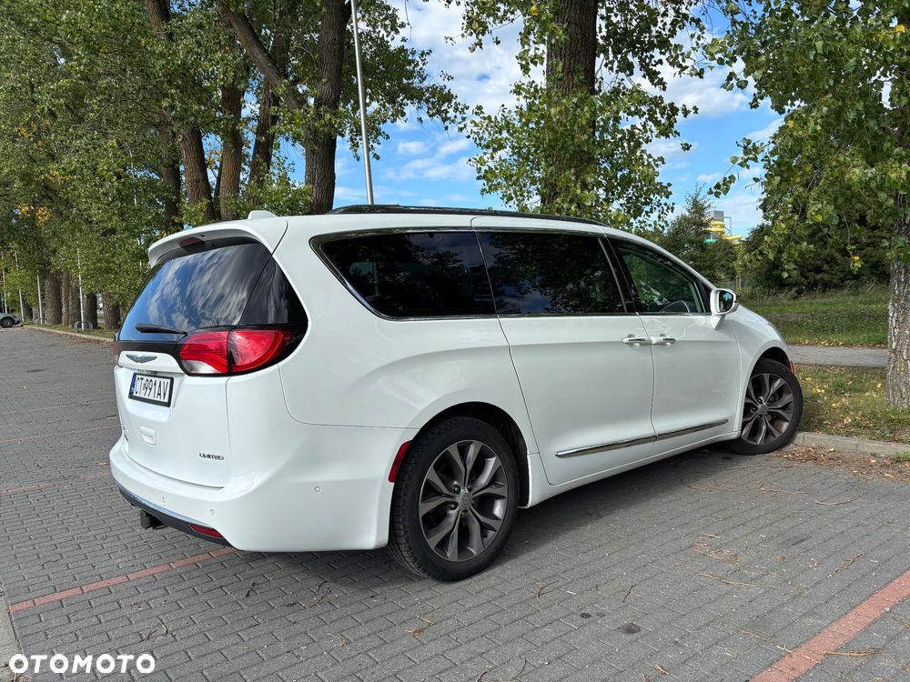 Chrysler Pacifica - 7