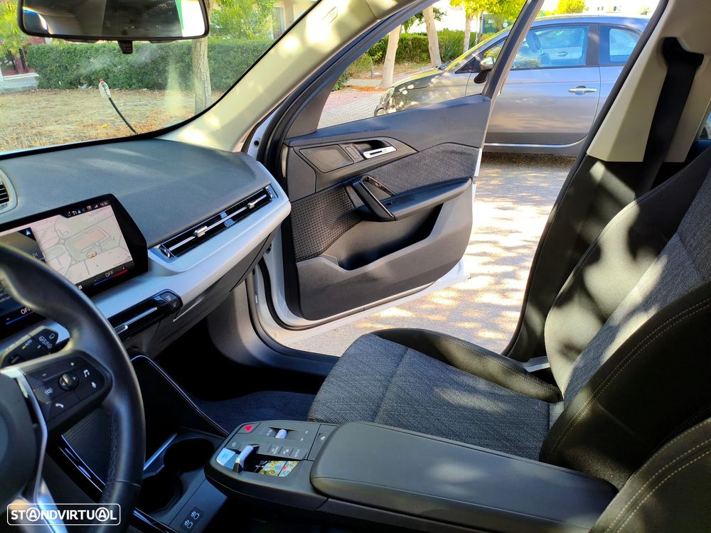 BMW iX1 eDrive20 - 25