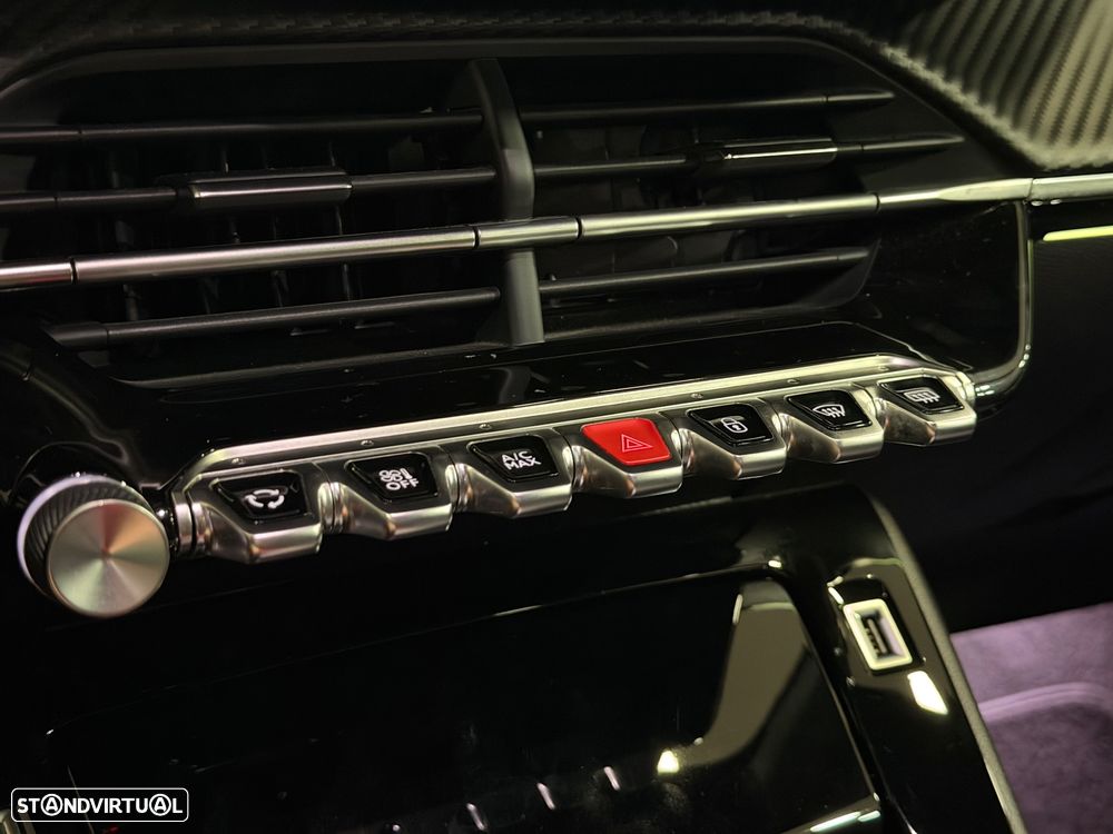 Peugeot e-208 GT - 15