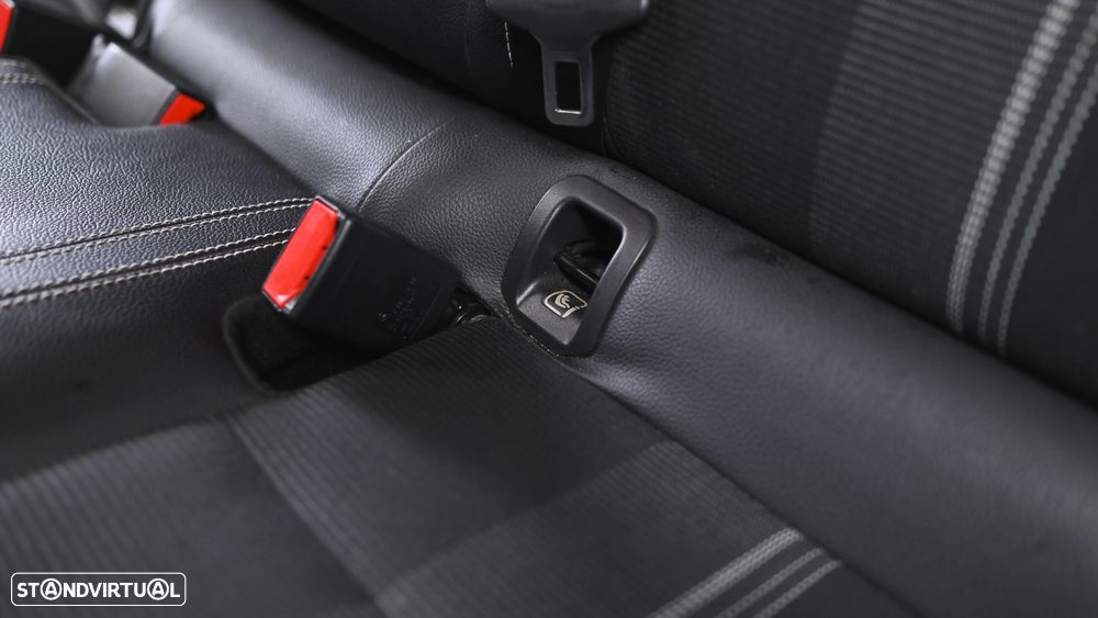 Mercedes-Benz CLA 200 d Shooting Brake Urban Aut. - 44