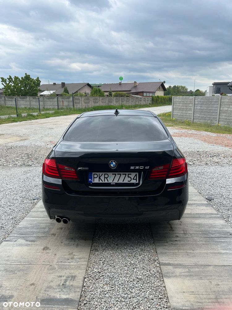 BMW Seria 5 530d xDrive Sport-Aut Luxury Line - 11