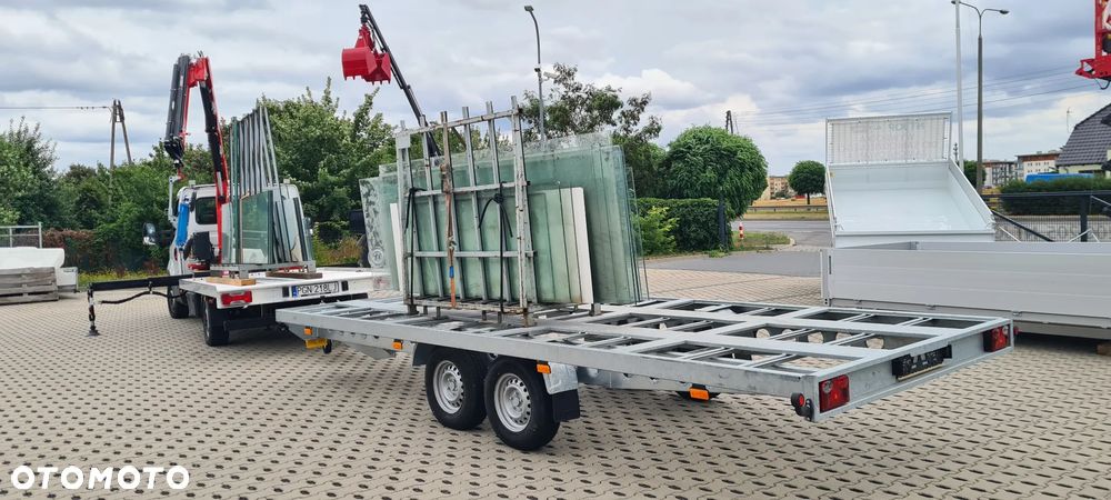 Iveco 35S16 montaż szkła, okien, płyt kamienia. HDS 2020 - 17