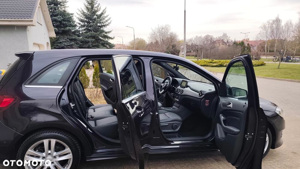 Mercedes-Benz Klasa B 200 d 7G-DCT UrbanStyle Edition - 38