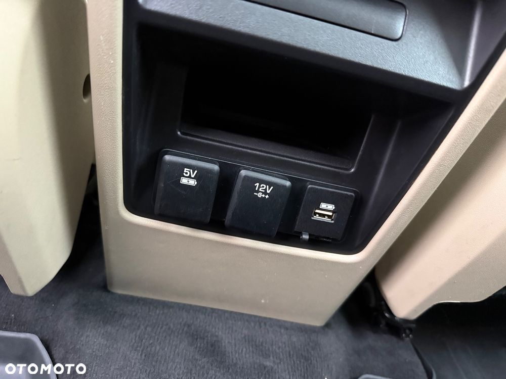 Land Rover Discovery Sport TD4 HSE - 25