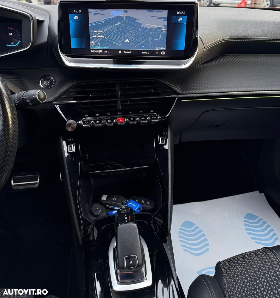 Peugeot 2008 PureTech 130 EAT8 GT Pack - 39