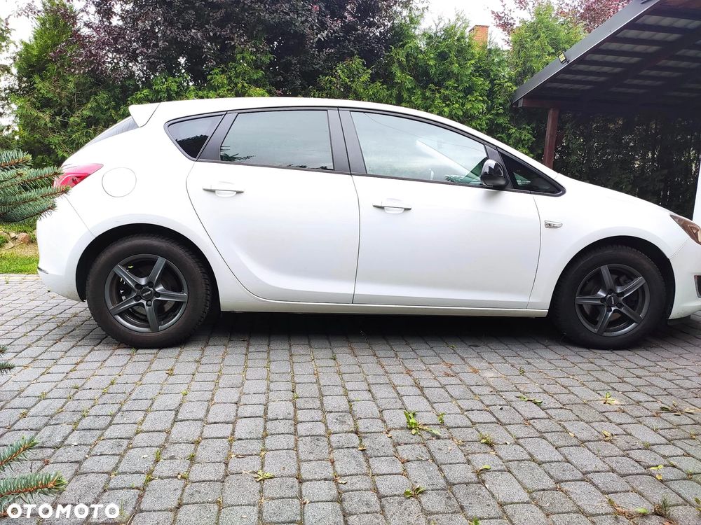 Opel Astra 2.0 CDTI DPF Color Edition - 6