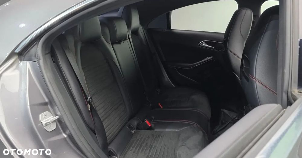 Mercedes-Benz CLA 250 4Matic 7G-DCT AMG Line - 6