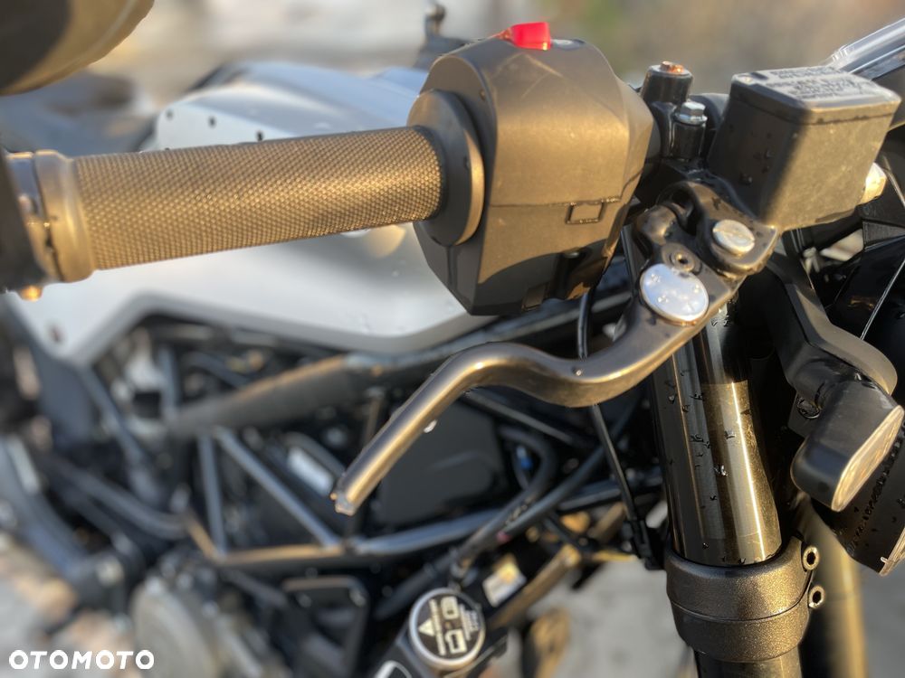 Husqvarna Vitpilen - 14