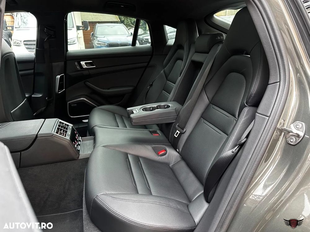 Porsche Panamera 4S Executive - 15