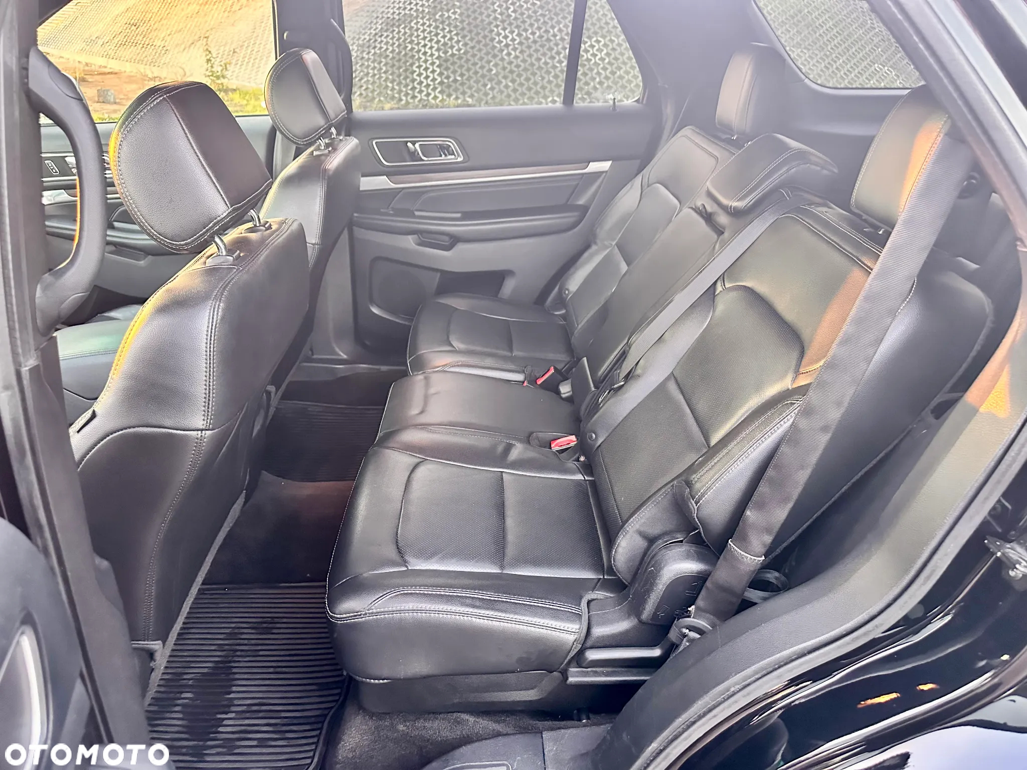Ford Explorer - 18