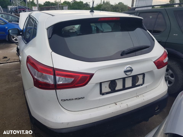 Dezmembrez nissan qashqai j11 /1,2benzina turbo/2015