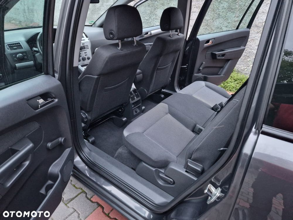 Opel Zafira - 19
