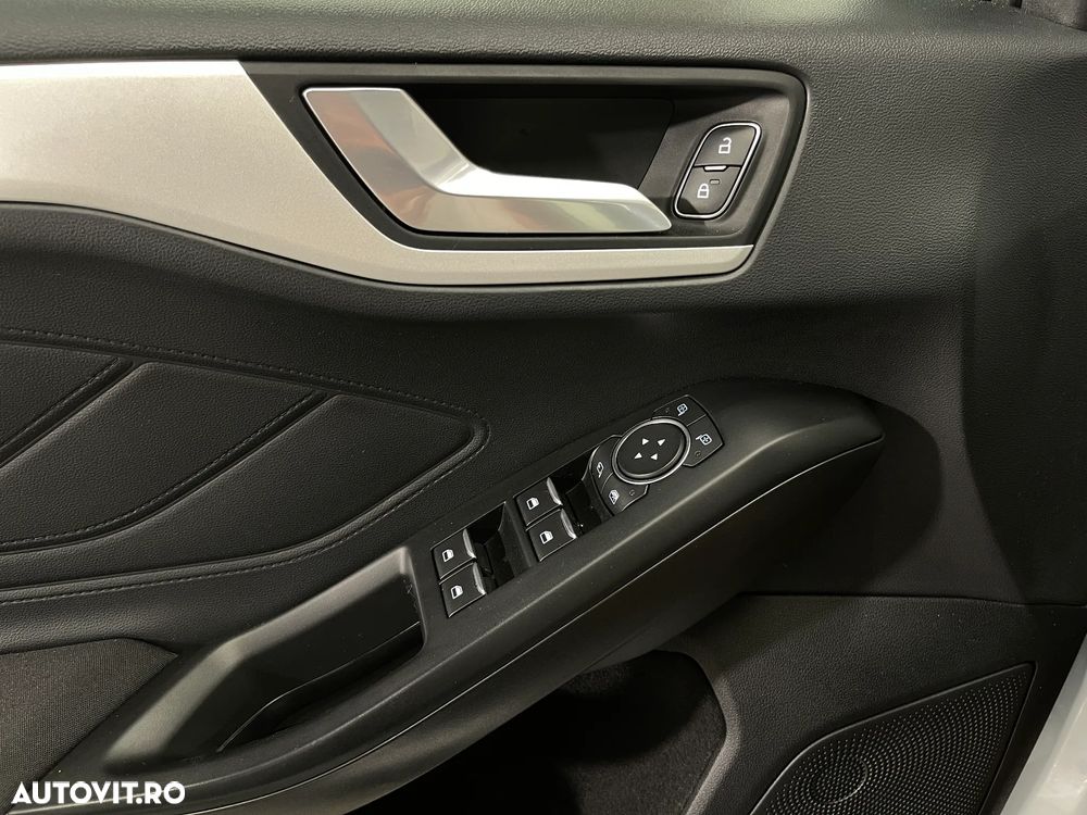 Ford Focus 1.0 EcoBoost Trend Edition - 11