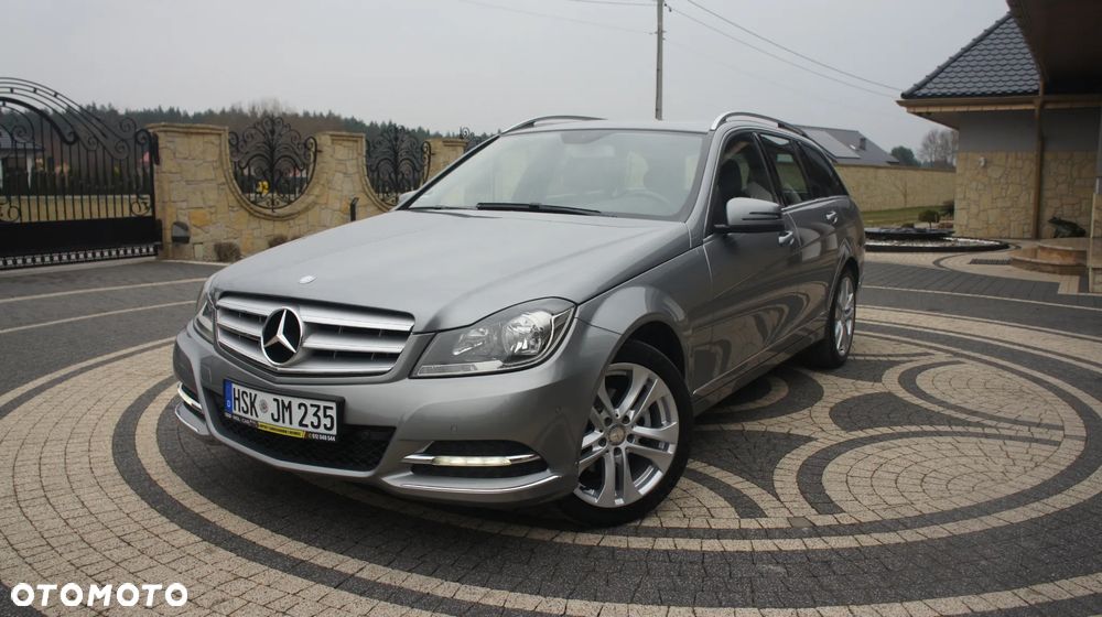 Mercedes-Benz Klasa C 180 CGI BlueEff Avantgarde - 5