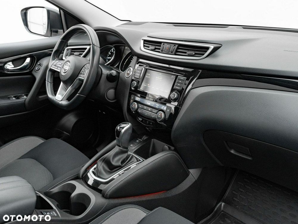 Nissan Qashqai 1.3 DIG-T N-Connecta DCT - 32