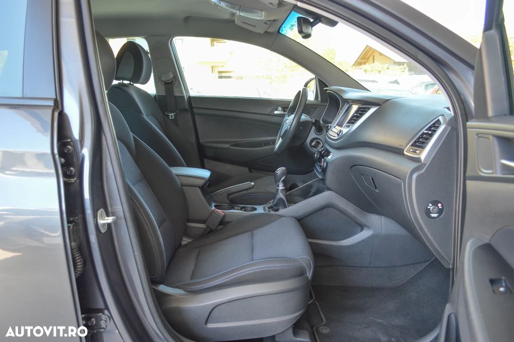 Hyundai Tucson blue 1.7 CRDi 2WD Style - 18