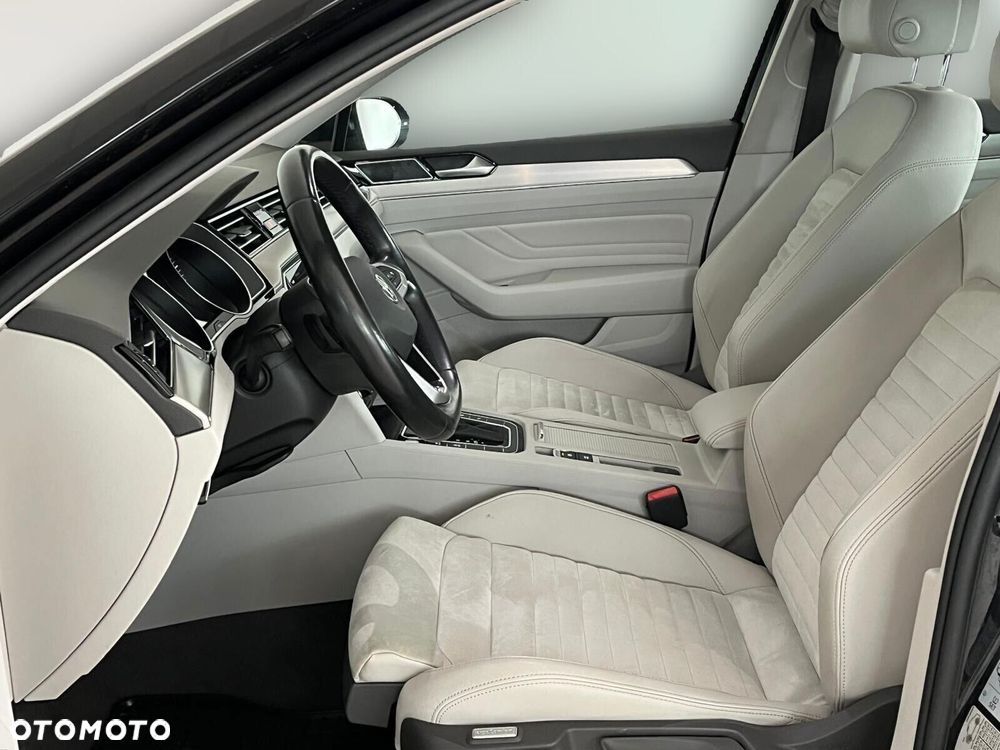 Volkswagen Passat 2.0 TDI Elegance DSG - 12