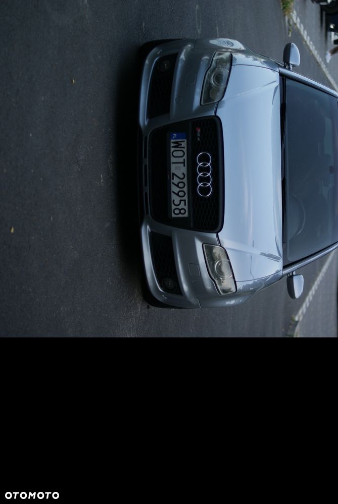 Audi RS4 Avant - 25