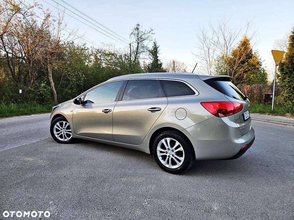 Kia Ceed 1.6 GDI ISG Spirit - 13
