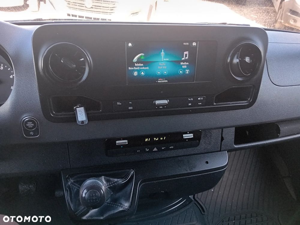 Mercedes-Benz Sprinter - 21