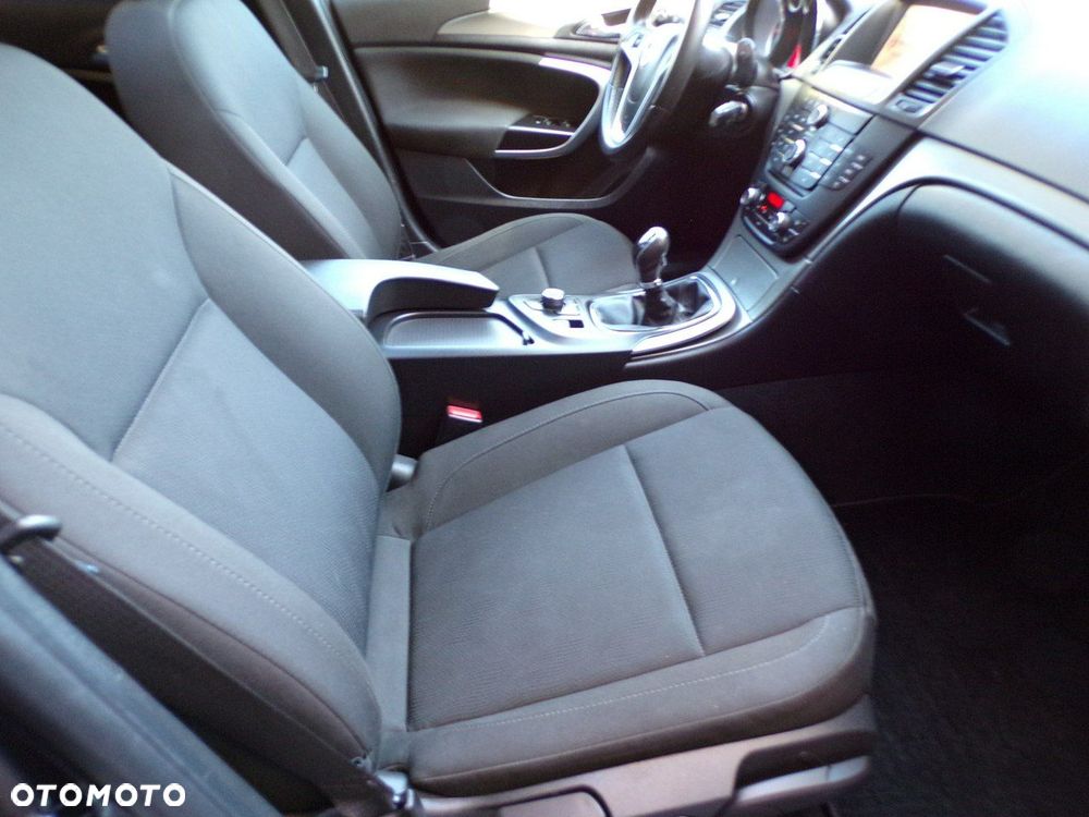 Opel Insignia - 25