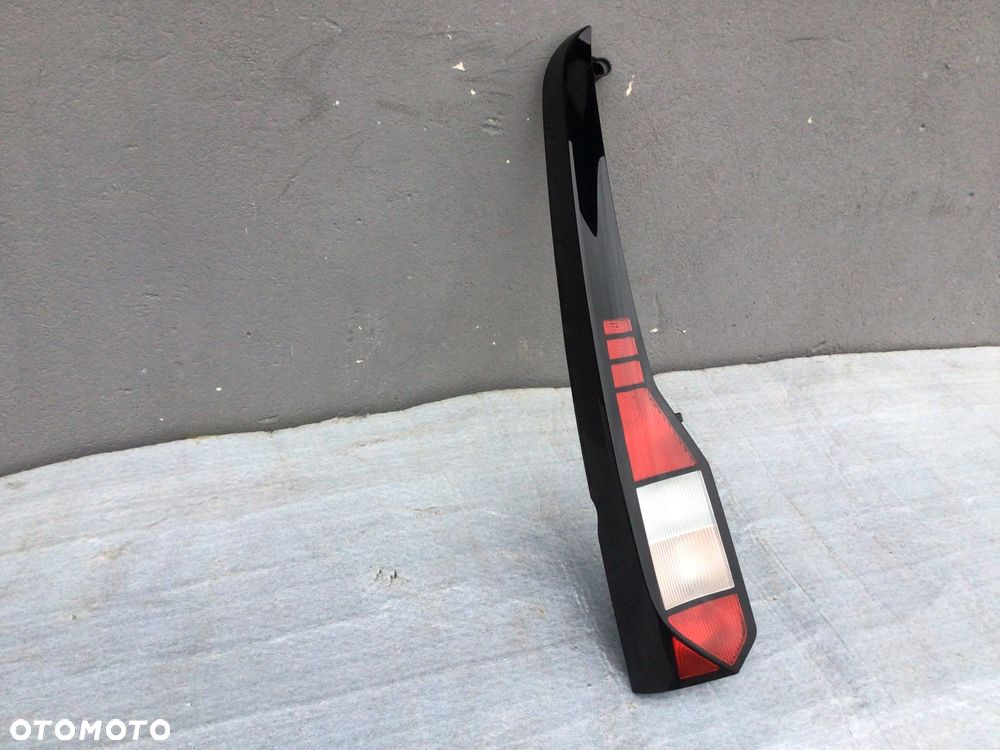 Lampa tylna lewa VW Caddy 2K7 - 2