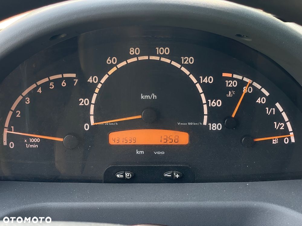 Mercedes-Benz Sprinter - 21