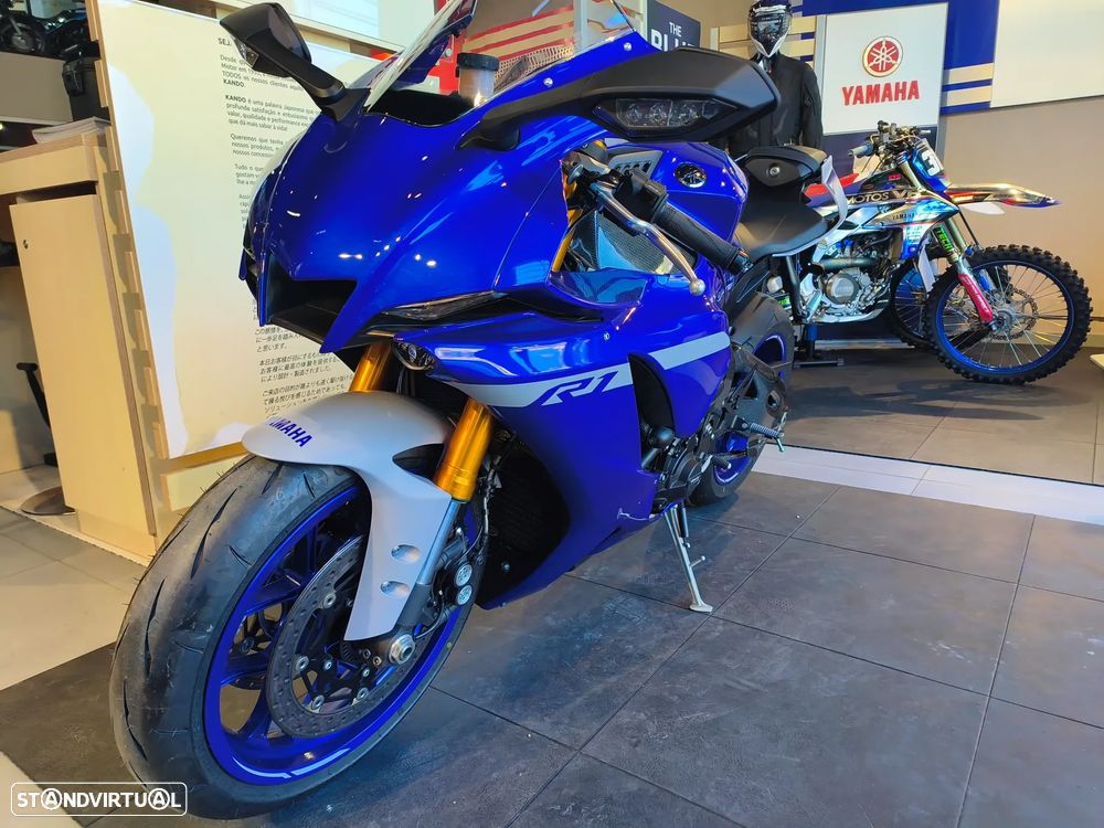 Yamaha YZF R1 - 8