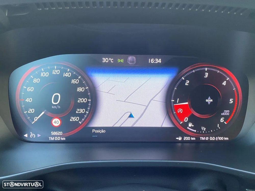 Volvo XC 40 2.0 D3 Momentum Plus - 11