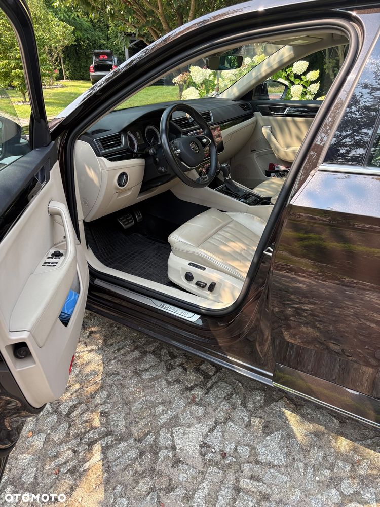 Skoda Superb 2.0 TDI SCR L&K DSG - 12
