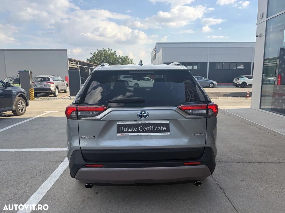 Toyota RAV4 - 6