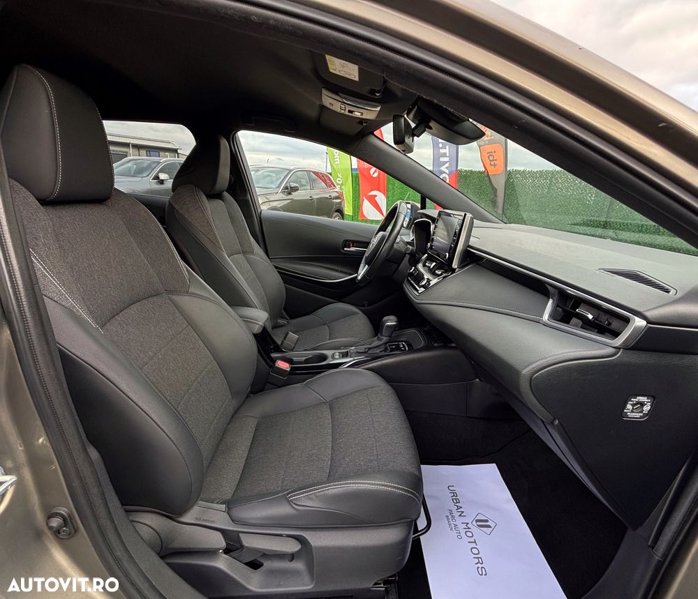 Toyota Corolla 1.8 Hybrid Touring Sports Business Edition - 14